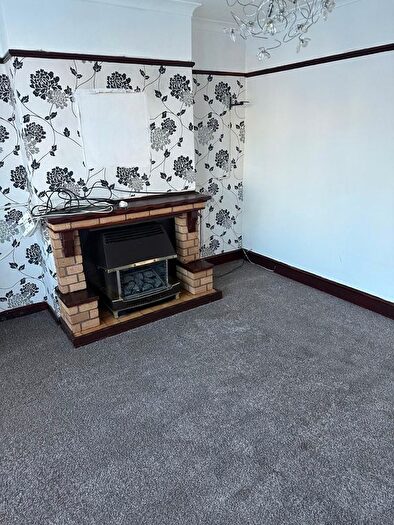 3 Bedroom End Terrace House To Rent In Filmer Road, Luton, Bedfordshire, LU4