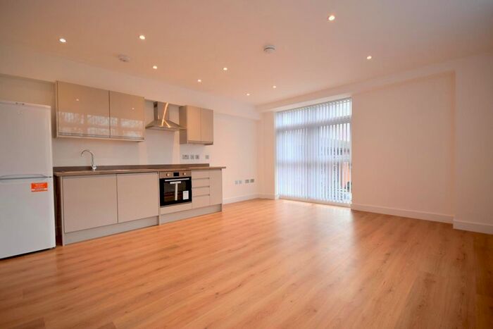 1 Bedroom Flat To Rent In Coronation Road, Basingstoke, RG21