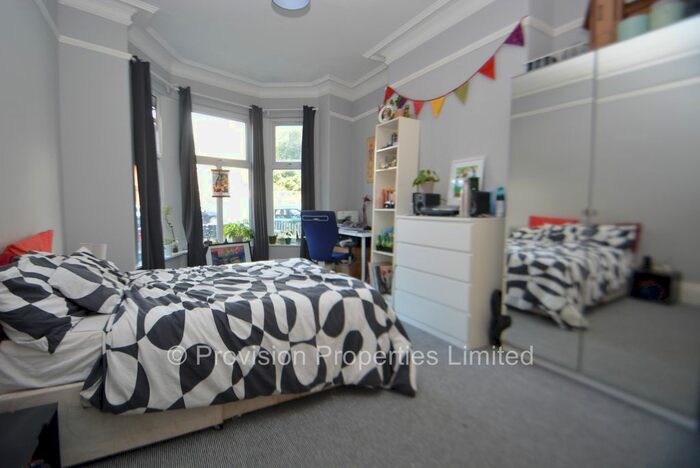 8 Bedroom End Of Terrace House To Rent In Victoria Road, Hyde Park, Leeds, LS6