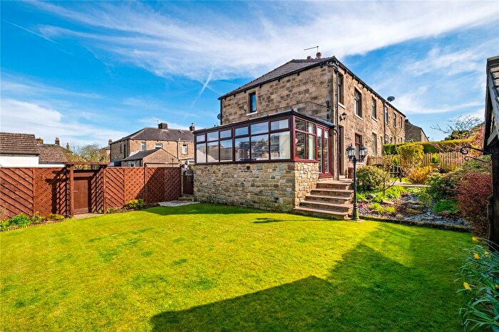 3 Bedroom End Terrace House For Sale In Rosemount Avenue, Barnoldswick, Lancashire, BB18