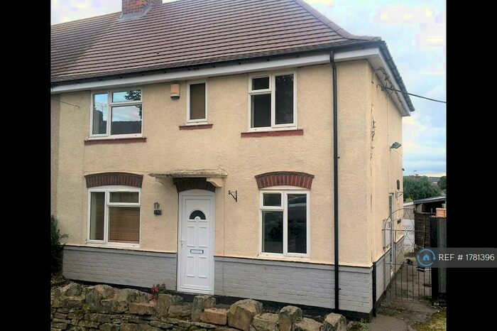 3 Bedroom Semi-Detached House To Rent In Tapton View Road, Chesterfield, S41