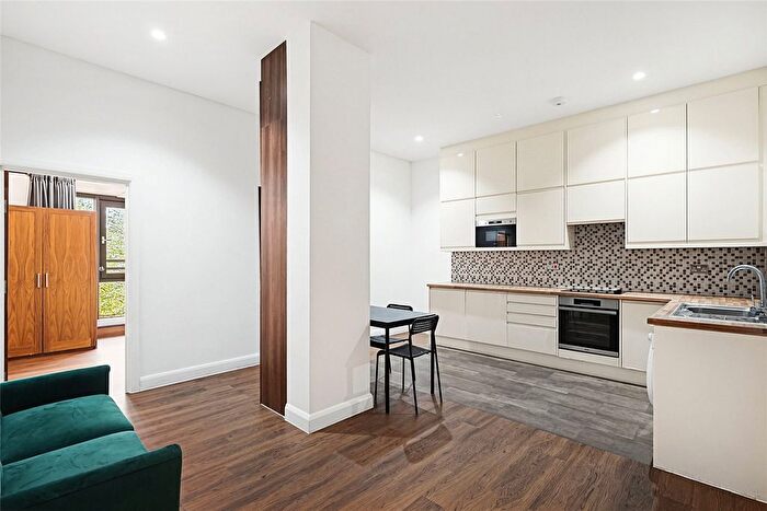 1 Bedroom Flat To Rent In Weir Road, London, SW19