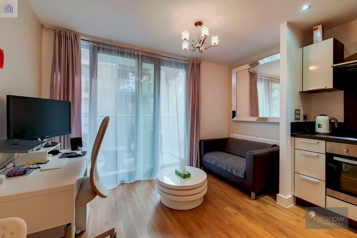 1 Bedroom Flat To Rent In Vancouver House, Surrey Quays Road, SE16
