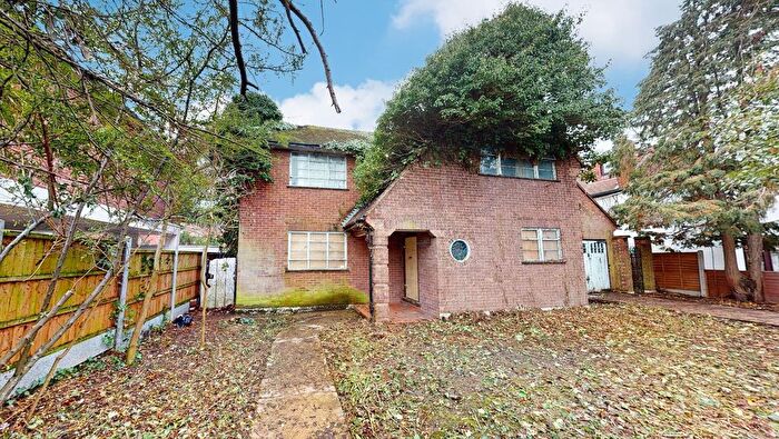 3 Bedroom Property For Sale In Leicester Road, Wanstead, London, E11