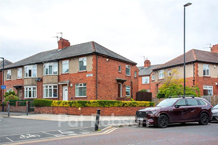 2 Bedroom Apartment For Sale In Heaton Road, Heaton, Newcastle Upon Tyne, NE6