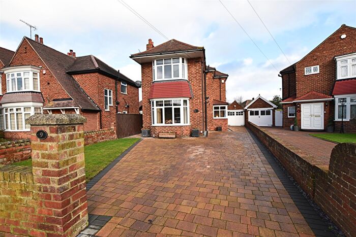 3 Bedroom Detached House For Sale In Roundway, Grimsby, DN34