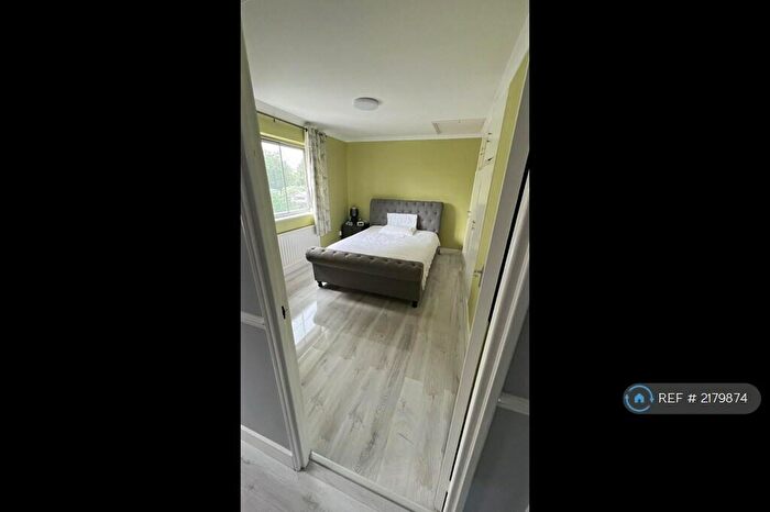 2 Bedroom Terraced House To Rent In Church Manorway, London, SE2