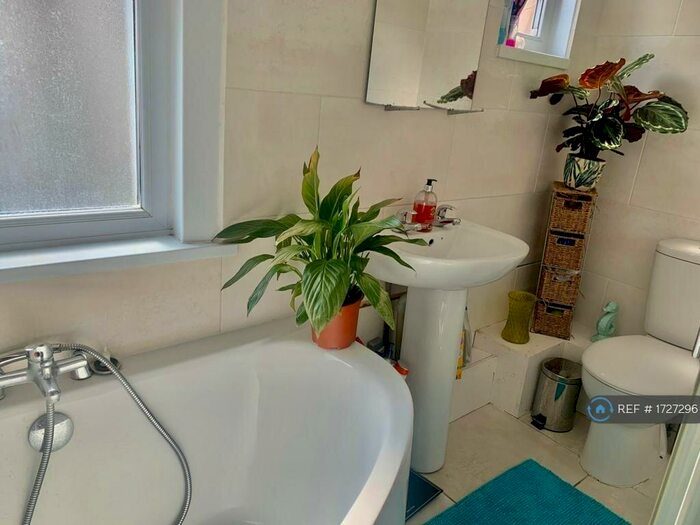 5 Bedroom Terraced House To Rent In Frith Road, London, E11
