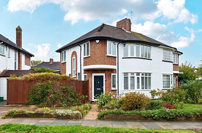 3 Bedroom Semi-detached House For Sale In Beaumont Road, Petts Wood, Kent, BR5