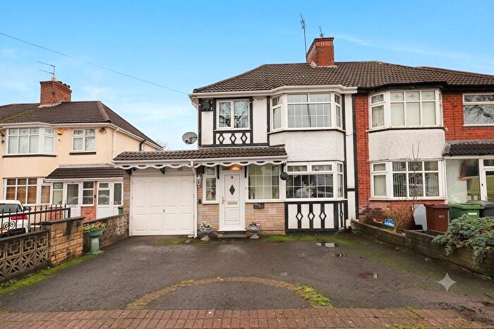 3 Bedroom Detached House For Sale In Deyncourt Road, Wolverhampton, West Midlands, WV10