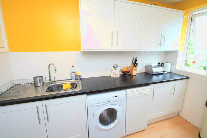 2 Bedroom Flat To Rent In Byron House, Southend Road, BR3