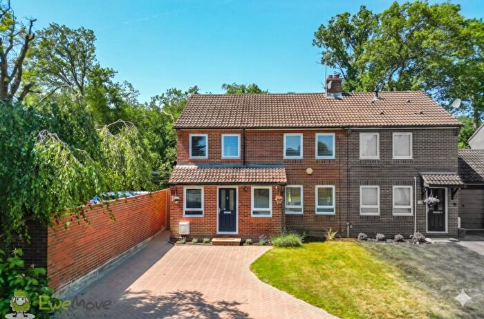 3 Bedroom End Of Terrace House For Sale In Firs End Stephens Firs, Mortimer, Reading, Berkshire, RG7