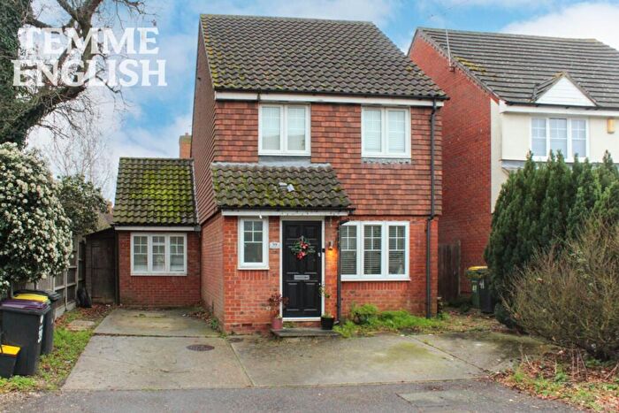 3 Bedroom Detached House For Sale In Falcon Close, Rayleigh, SS6