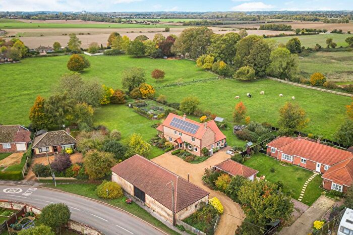 3 Bedroom Detached House For Sale In Detached Cottage In Methwold, IP26