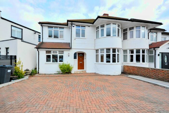 4 Bedroom Semi-Detached House To Rent In Harlington Road East, Feltham, TW14