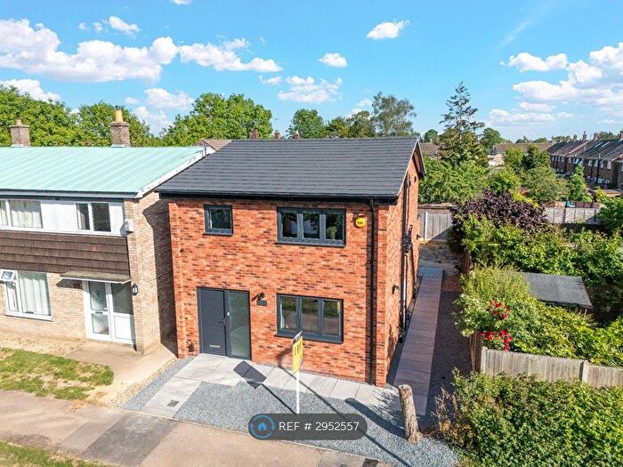 Studio To Rent In Kings Hedges Road, Cambridge, CB4