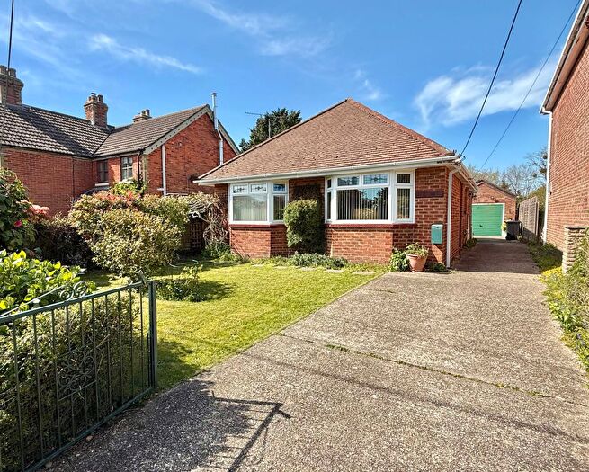 2 Bedroom Bungalow For Sale In The Drove, Blackfield, SO45