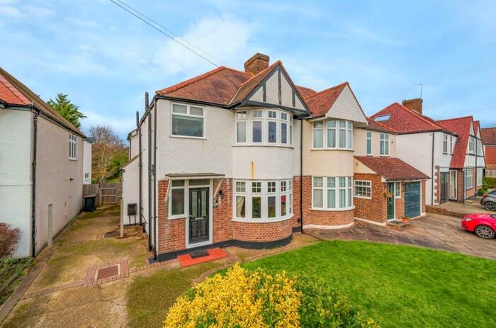 3 Bedroom Semi-Detached House To Rent In Celtic Avenue Bromley, BR2