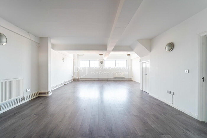 3 Bedroom Apartment To Rent In Arbutus Street, Dalston, London, E8