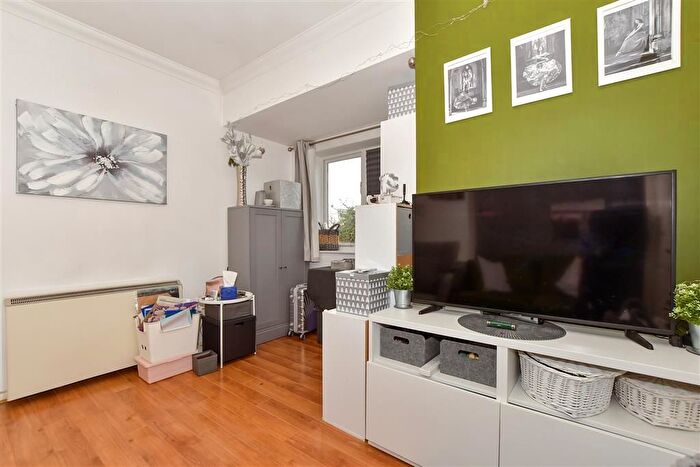 2 Bedroom Flat For Sale In Enterprise Road, Maidstone, Kent, ME15