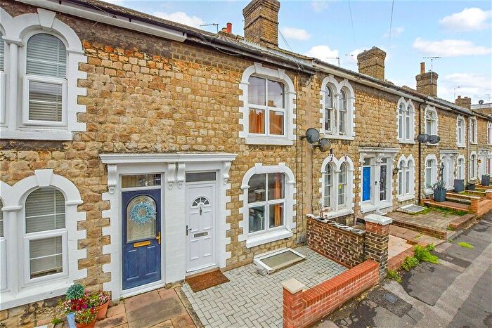 2 Bedroom Terraced House For Sale In Waterlow Road, Maidstone, Kent, ME14