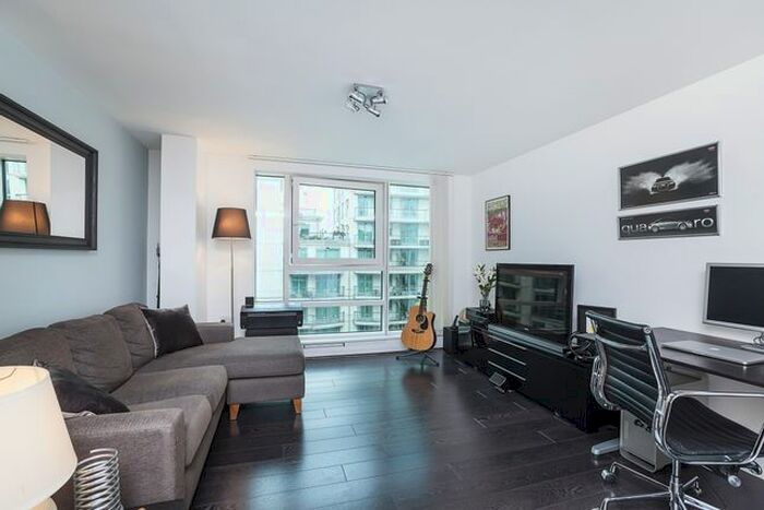 1 Bedroom Flat To Rent In St. George Wharf, London, SW8