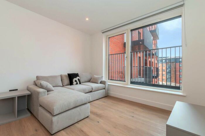 2 Bedroom Apartment To Rent In The Barker, Shadwell Street, B4