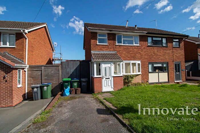 3 Bedroom Semi Detached House For Sale In Buckingham Road, Rowley Regis, B65