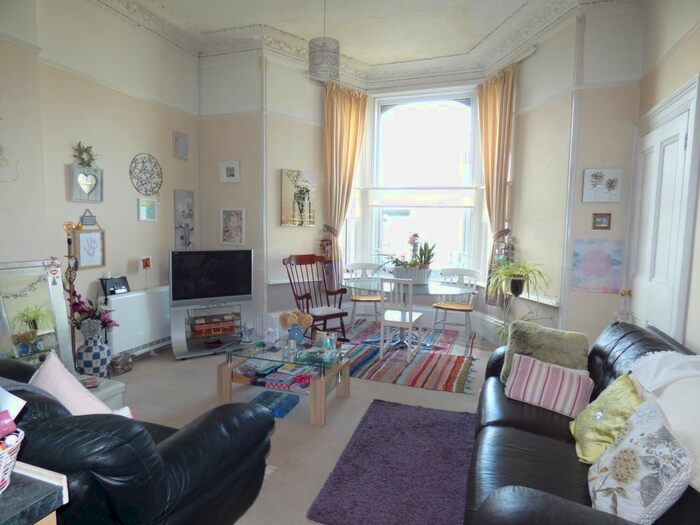 1 Bedroom Flat To Rent In Orchard Gardens, Teignmouth, TQ14