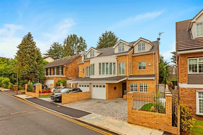 6 Bedroom Semi-Detached House To Rent In Lincoln Avenue, London, SW19