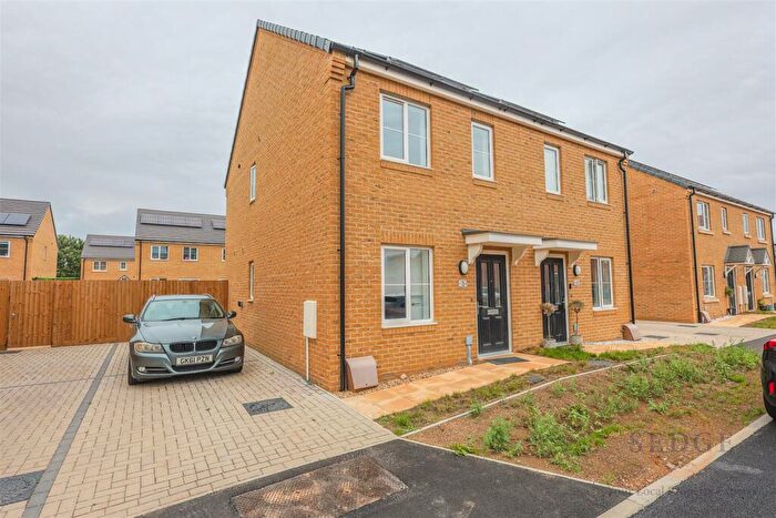 2 Bedroom Semi-Detached House For Sale In Fulmar Court, Spalding, PE11