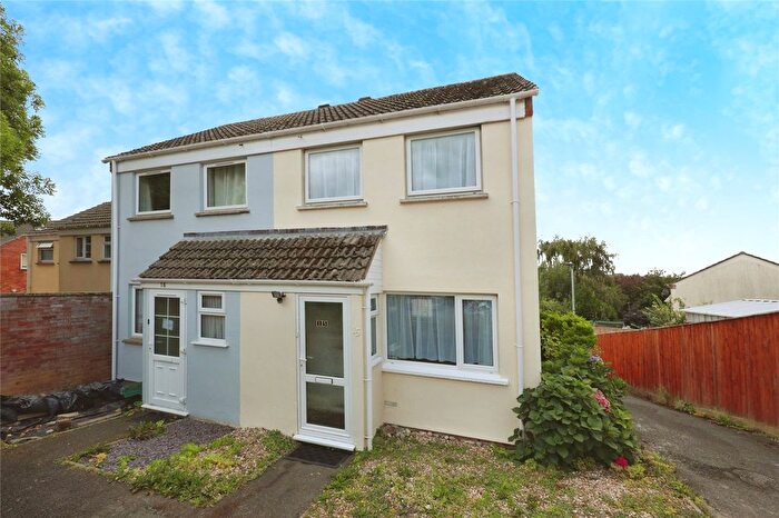 2 Bedroom End Of Terrace House For Sale In Woolbarn Lawn, Barnstaple, Devon, EX32