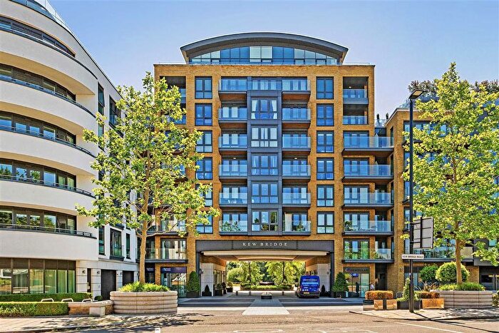 2 Bedroom Flat To Rent In Kew Bridge Road, Kew Bridge, TW8