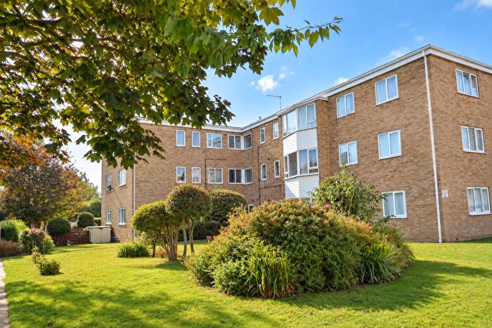 2 Bedroom Flat For Sale In Rectory Road, Shoreham-By-Sea, BN43