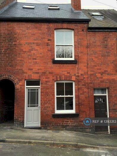 3 Bedroom Terraced House To Rent In Cross Chantrey Road, Sheffield, S8