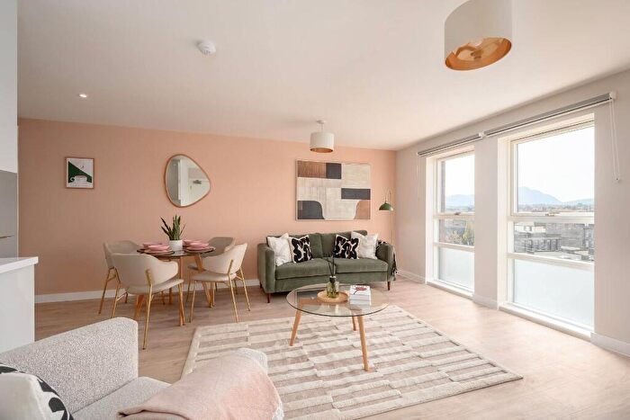 3 Bedroom Apartment To Rent In Stead's Place, Edinburgh, EH6