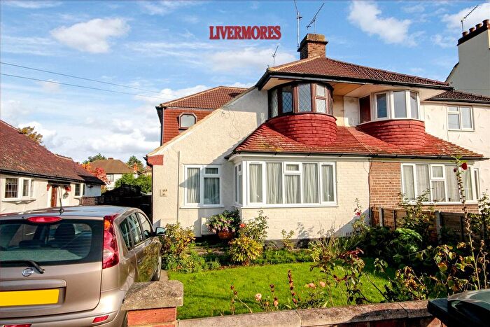 2 Bedroom Maisonette To Rent In Windsor Drive, West Dartford, Kent, DA1