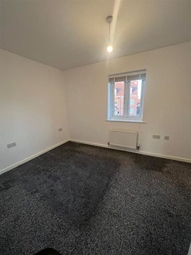 2 Bedroom End Of Terrace House To Rent In Woodheys Park, Kingswood, Hull, HU7