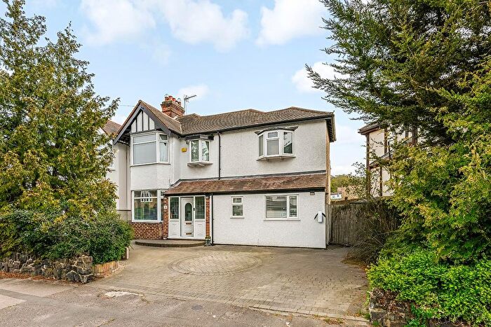 4 Bedroom Semi Detached House For Sale In Lynton Road, Chingford, E4