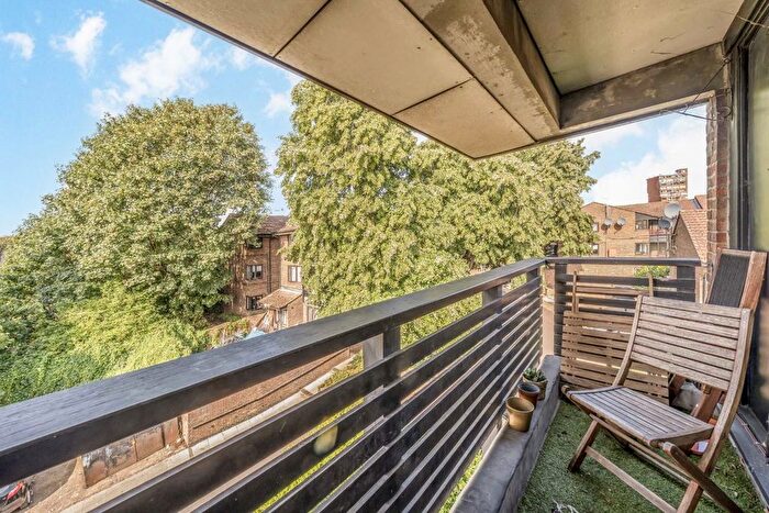 2 Bedroom Flat To Rent In Brassey Road, London, NW6