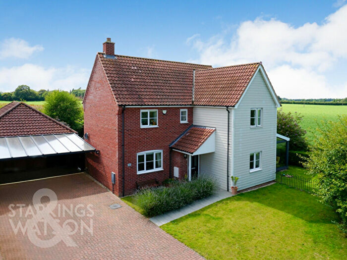 4 Bedroom Detached House For Sale In Reedham Drive, Hoveton, Norwich, NR12