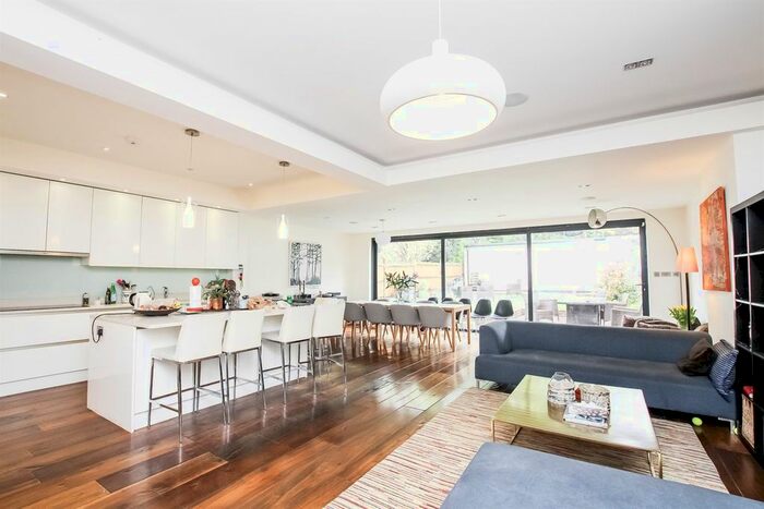 5 Bedroom Semi-Detached House To Rent In Helenslea Avenue, Golders Green, NW11