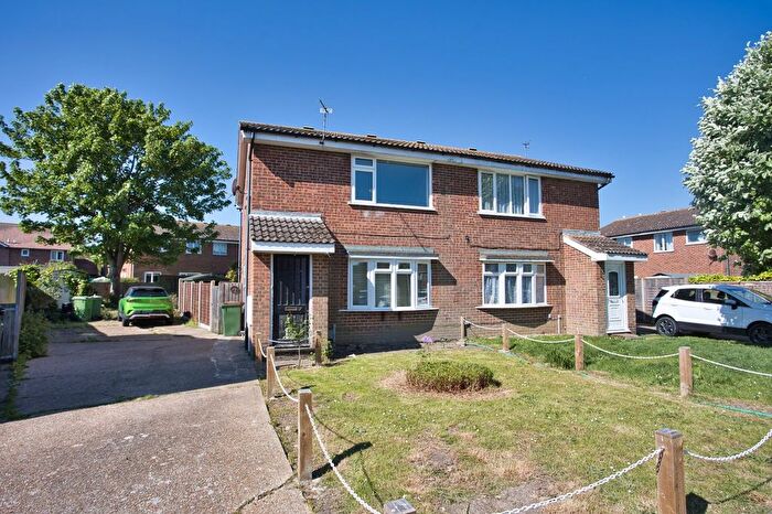 1 Bedroom Flat For Sale In Firs Lane, Folkestone, Kent, CT19