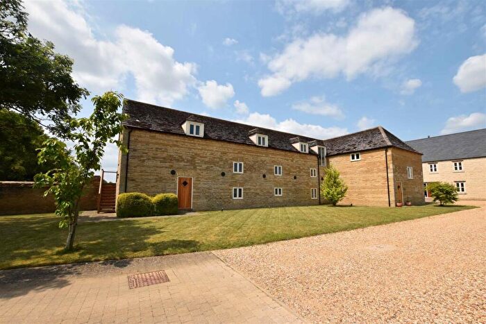 4 Bedroom Barn Conversion For Sale In Vergette Court, Market Deeping, Peterborough, PE6