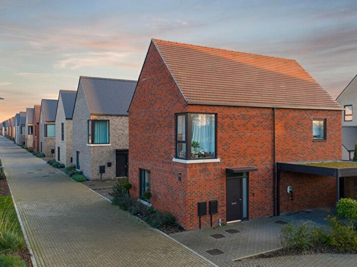 3 Bedroom Semi Detached House For Sale In Newmarket Road, Cambridge, CB5