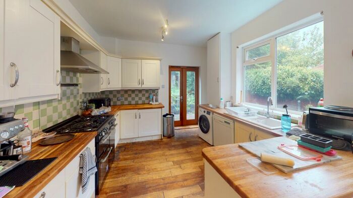 7 Bedroom Semi-Detached House To Rent In Premier Road, Nottingham, NG7