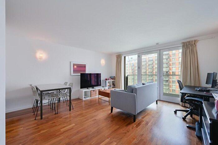 1 Bedroom Apartment For Sale In New Providence Wharf, Fairmont Avenue, E14