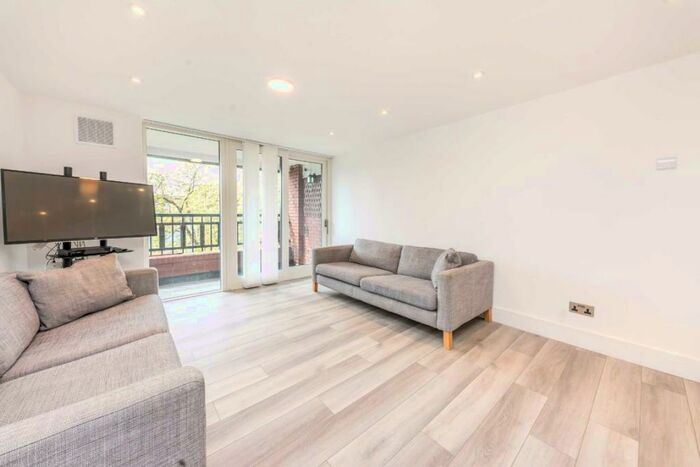 2 Bedroom Flat To Rent In Edith Terrace, Chelsea, SW10