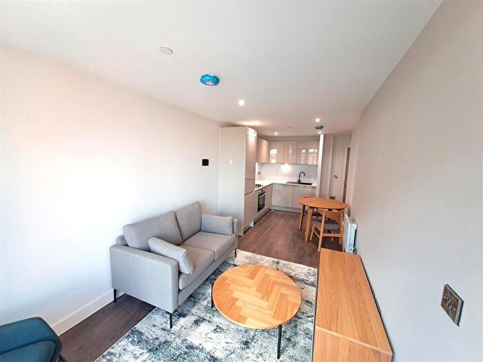 1 Bedroom Flat To Rent In West Waterloo Place, Triskelion Way, Liverpool, L3