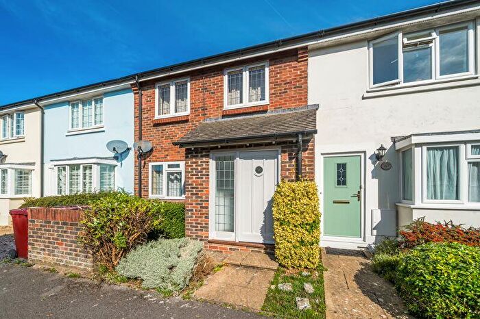 1 Bedroom Apartment To Rent In Woodfield Close, Chichester, PO20